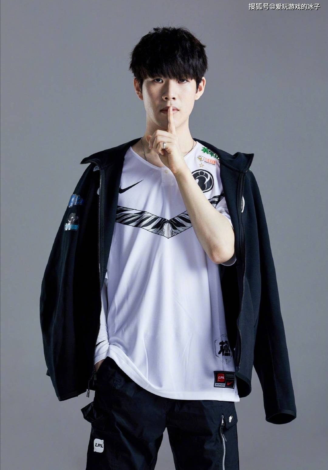 HLTV主编谈NiKo转会Falcons传闻，并对m0NESY未来进行猜测