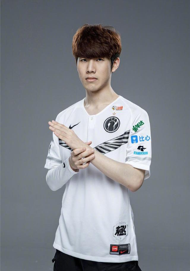 T1 Zeus输给RNG后微笑被韩网冲烂，Ghost选手发声应援